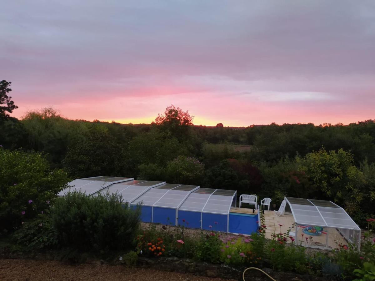 Gite La Pironniere - Piscine, Nature, Au Bord De La Riviere Montreuil-sur-Maine Zewnętrze zdjęcie